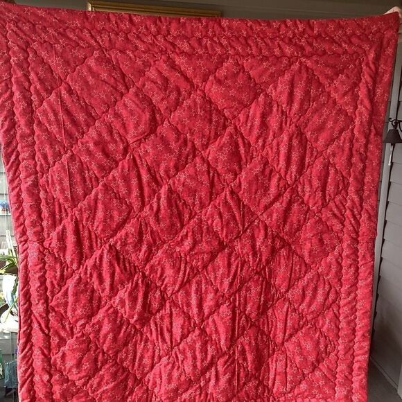 NWT. Hand Crafted  Dr. Seuss’ Cat in The Hat Lap Quilt - Picture 10 of 13